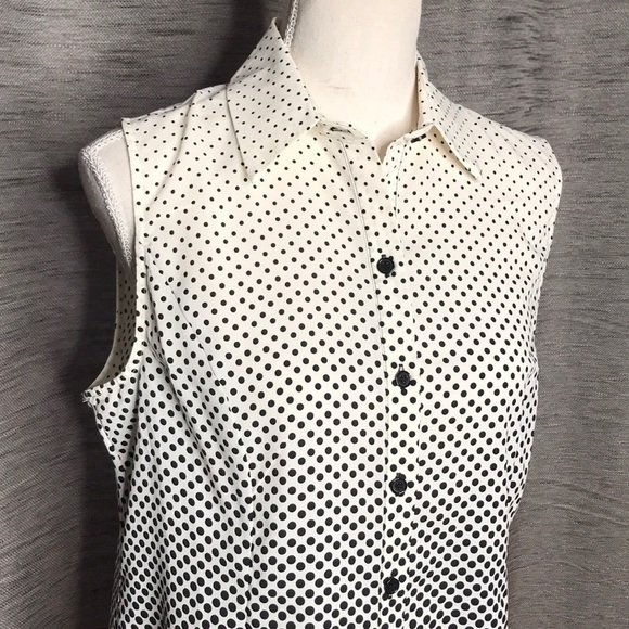 SIGNATURE COLLECTION MEDIUM B&W SLEEVELESS BUTTONUP BLOUSE - Picture 4 of 7
